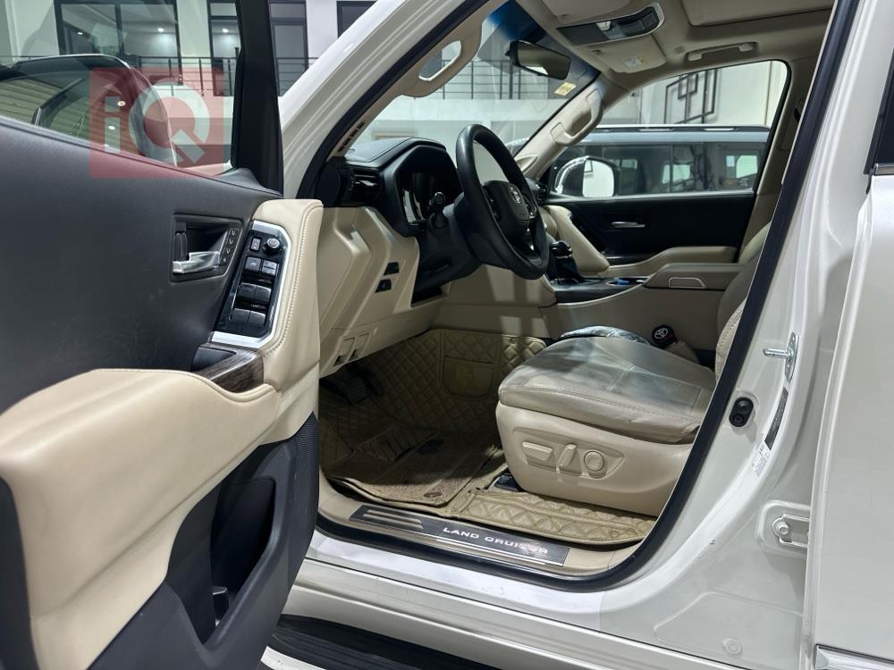 تويوتا لاندكروزر